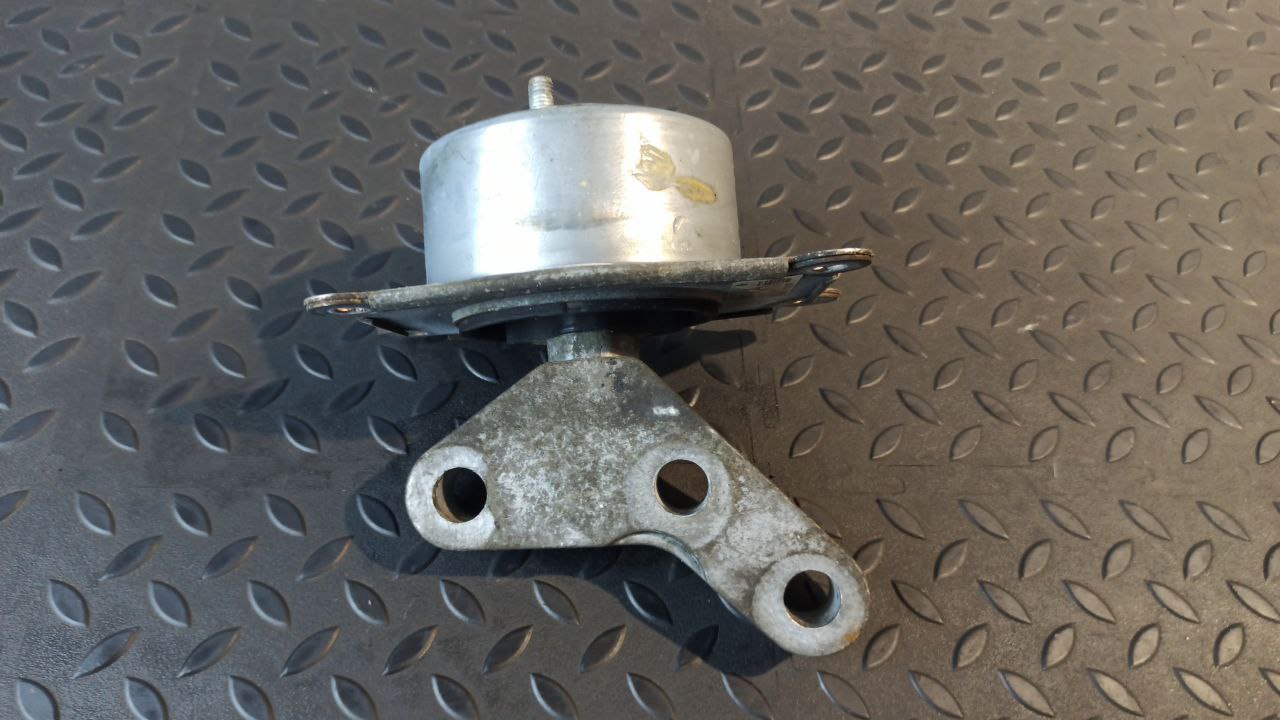 Опора двигателя Opel Zafira/B 2005-2014