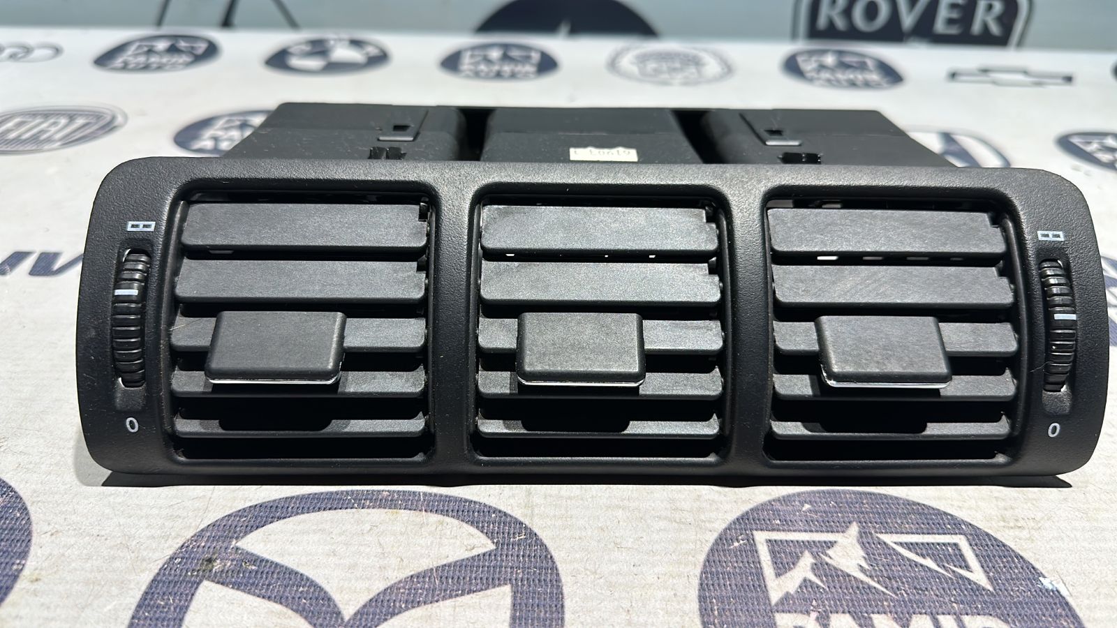 Дефлектор воздушный центральный Mercedes M/W163 1997-2005