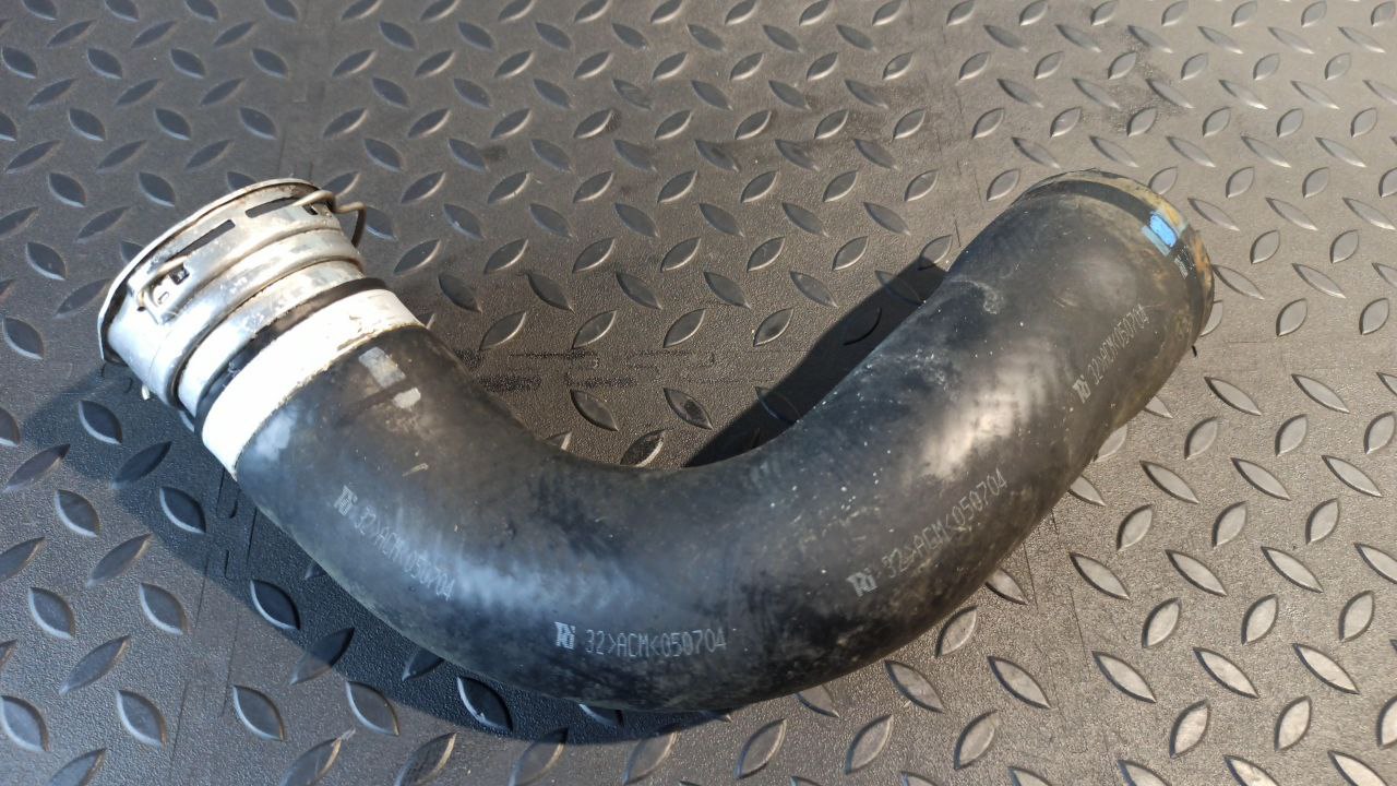 Патрубок интеркулера Toyota Avensis/2 2003-2009