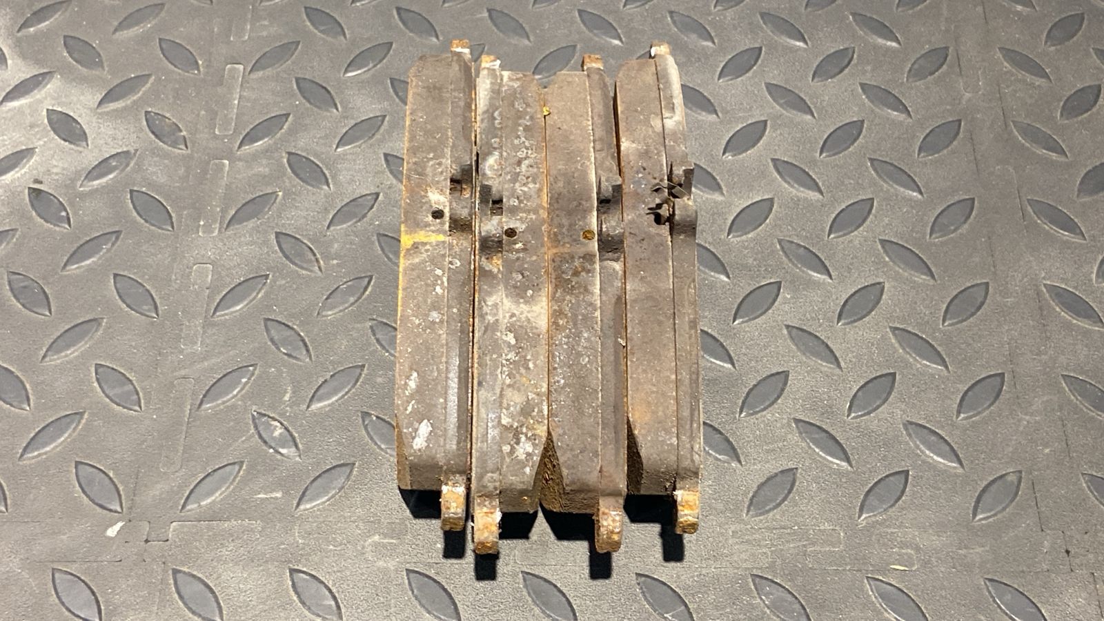 Колодки тормозные передние Mercedes C/W204 2006-2015