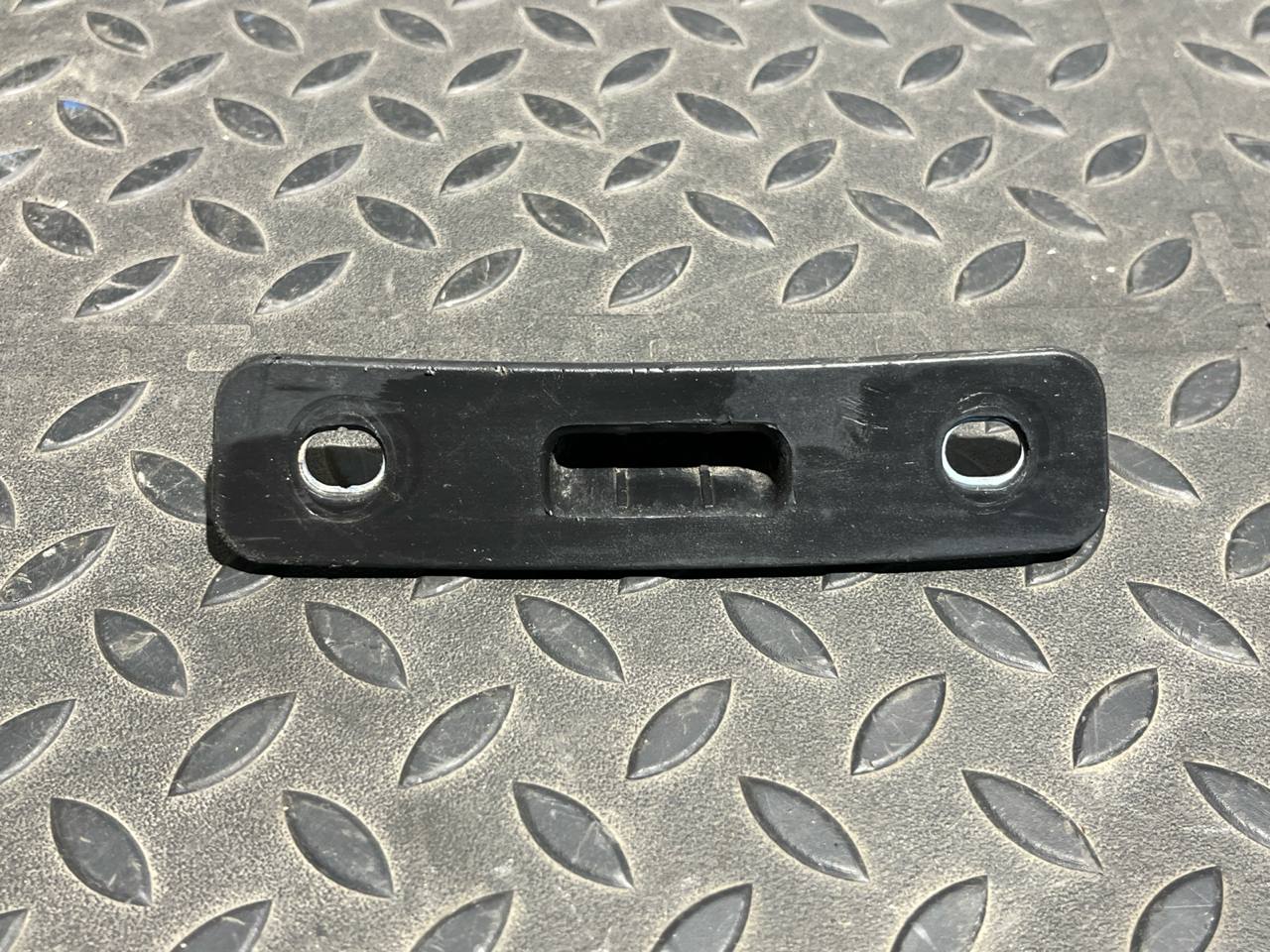 Направляющая двери сдвижной Mercedes Vito/W639 2003-2014