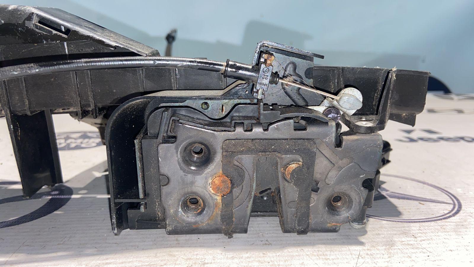 Замок двери передний правый Ford Focus/2 2004-2011