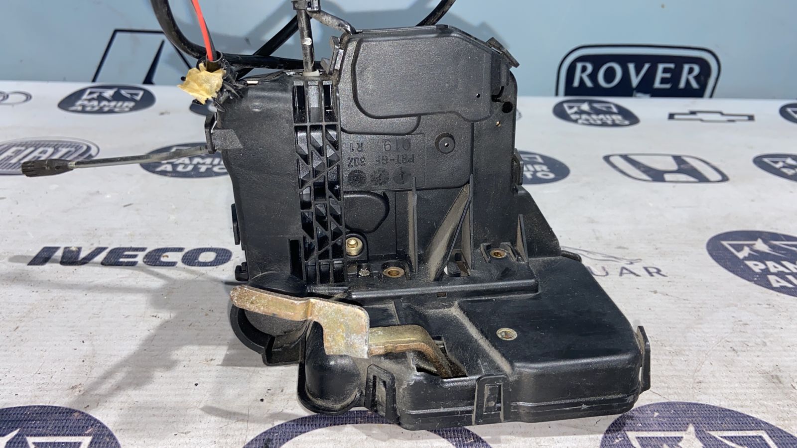 Замок двери передний правый Mercedes E/W211 2002-2009