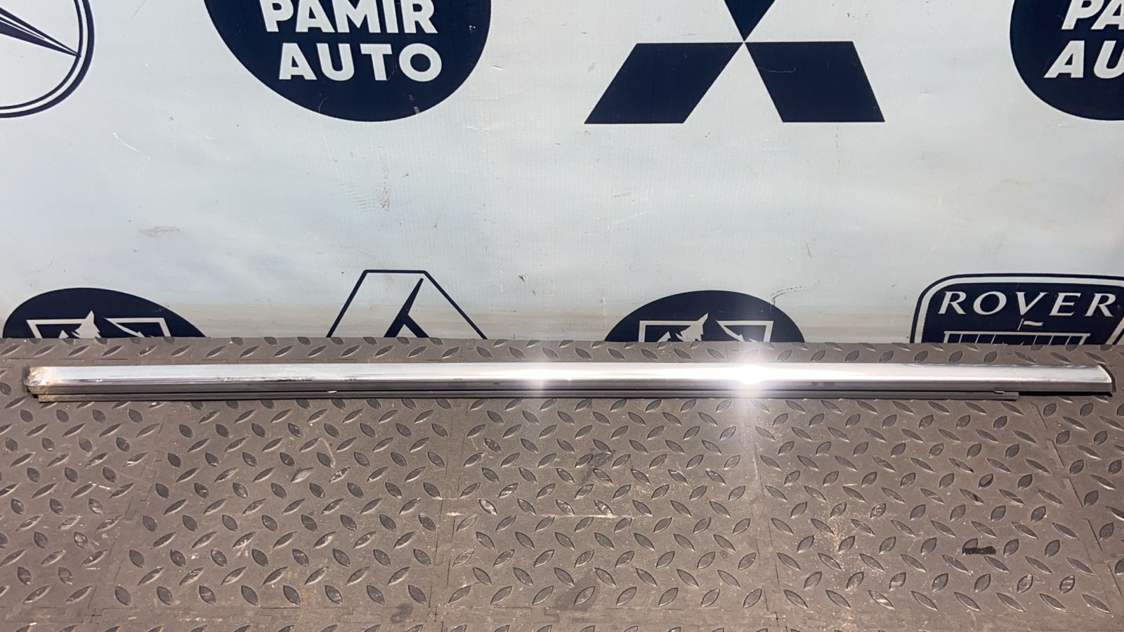 Уплотнитель двери передний правый Opel Vectra/C 2002-2008