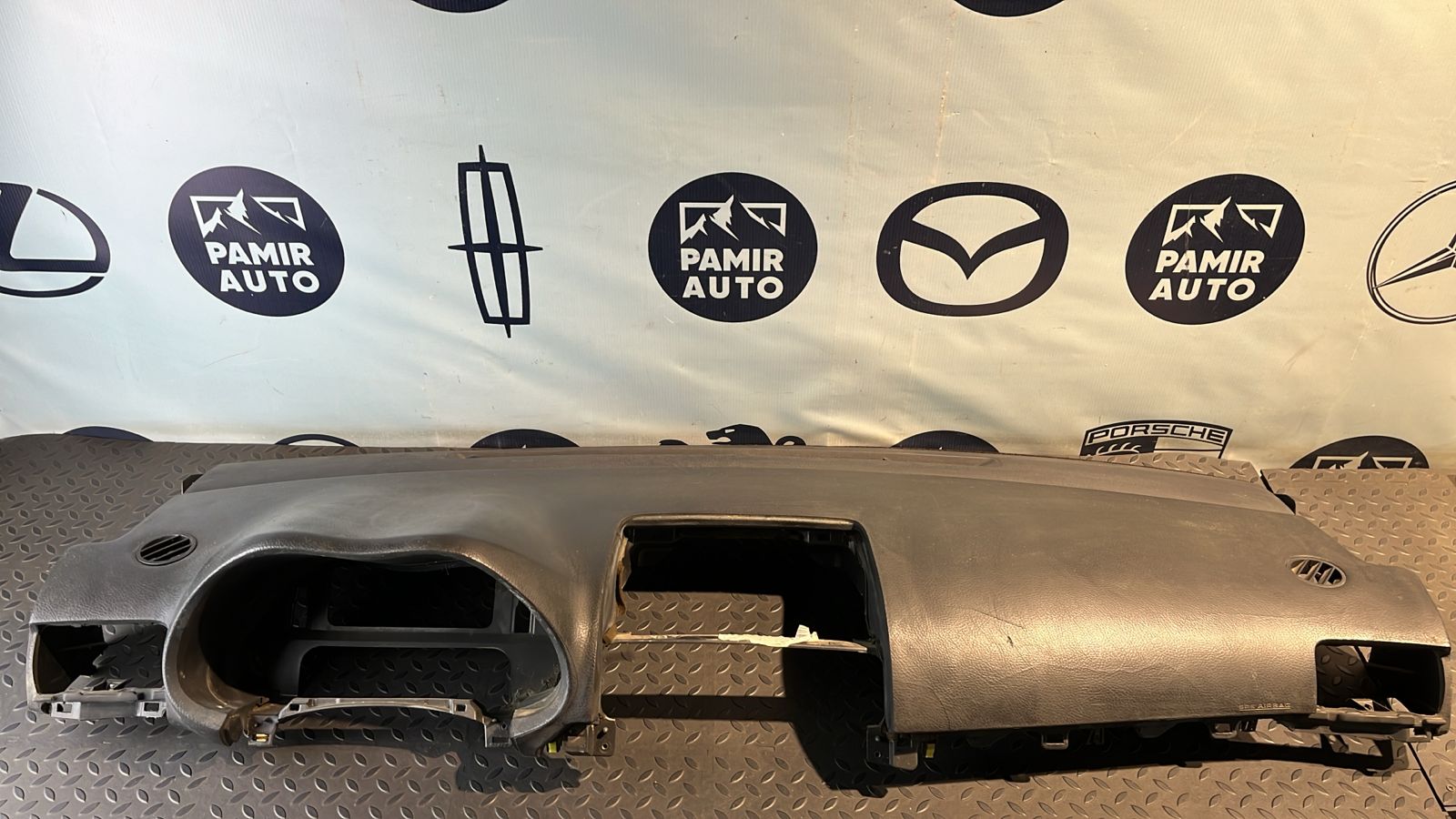 Торпедо Toyota Avensis/2 2003-2009