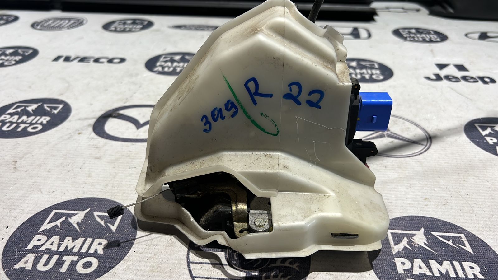 Замок двери задний правый Volkswagen Golf/5 2003-2009