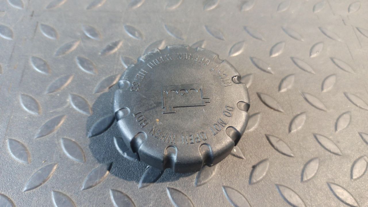 Крышка расширительного бачка Mercedes C/W204 2006-2015