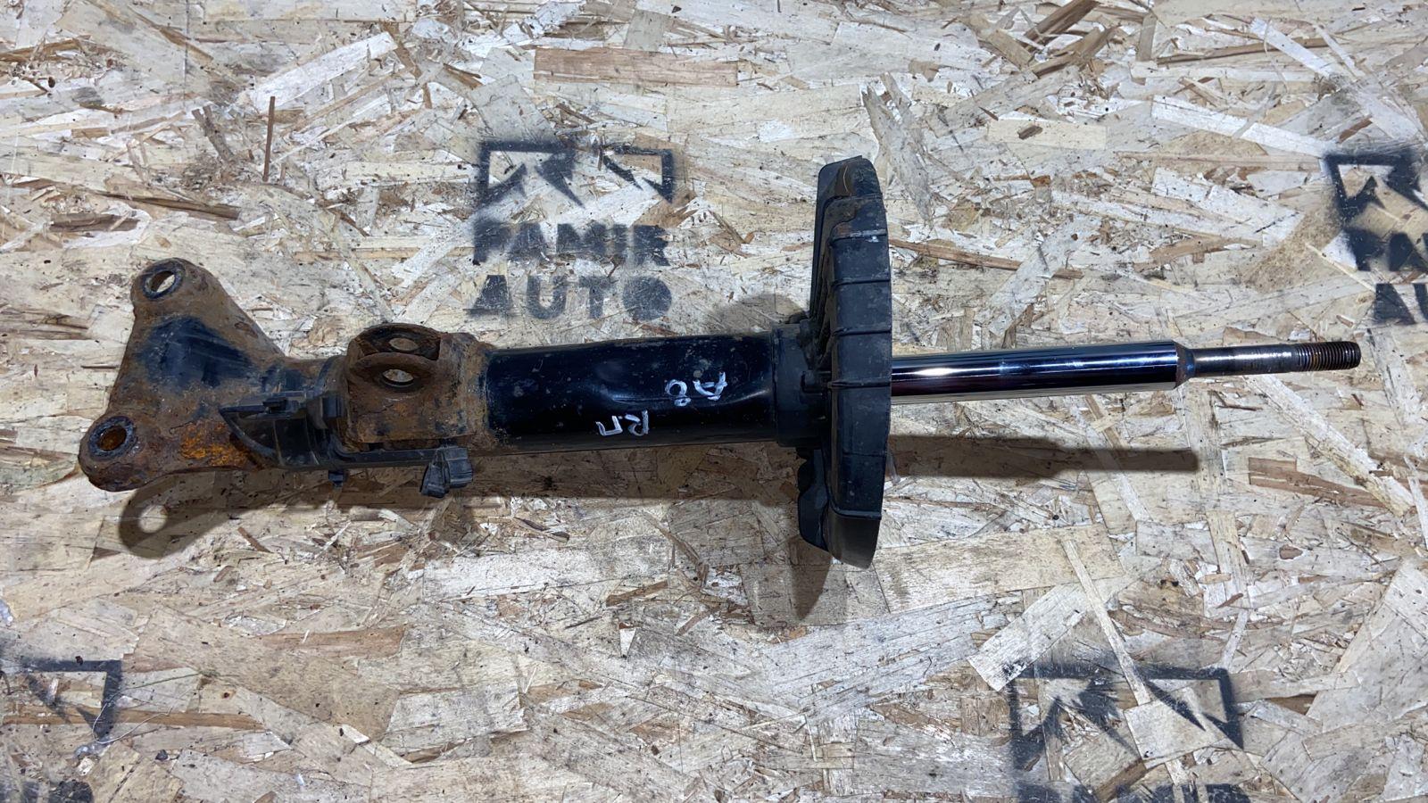 Амортизатор передний правый Mercedes C/W203 2000-2008