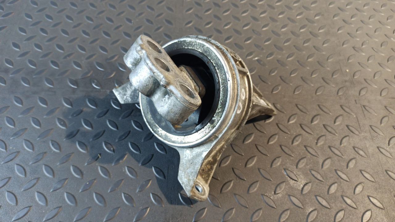 Опора двигателя Opel Zafira/B 2005-2014