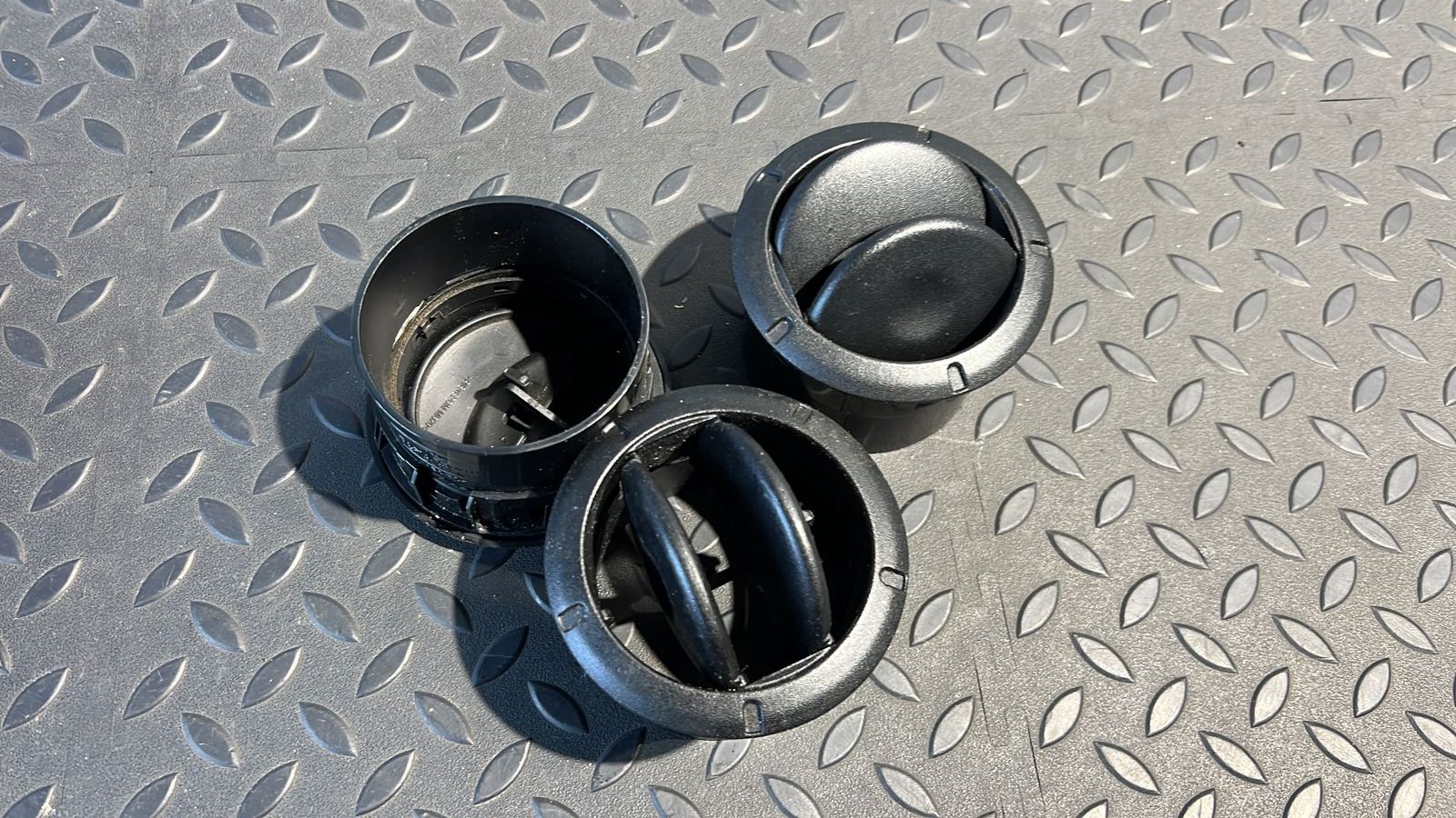 Дефлектор воздушный Renault Logan 2004-2015