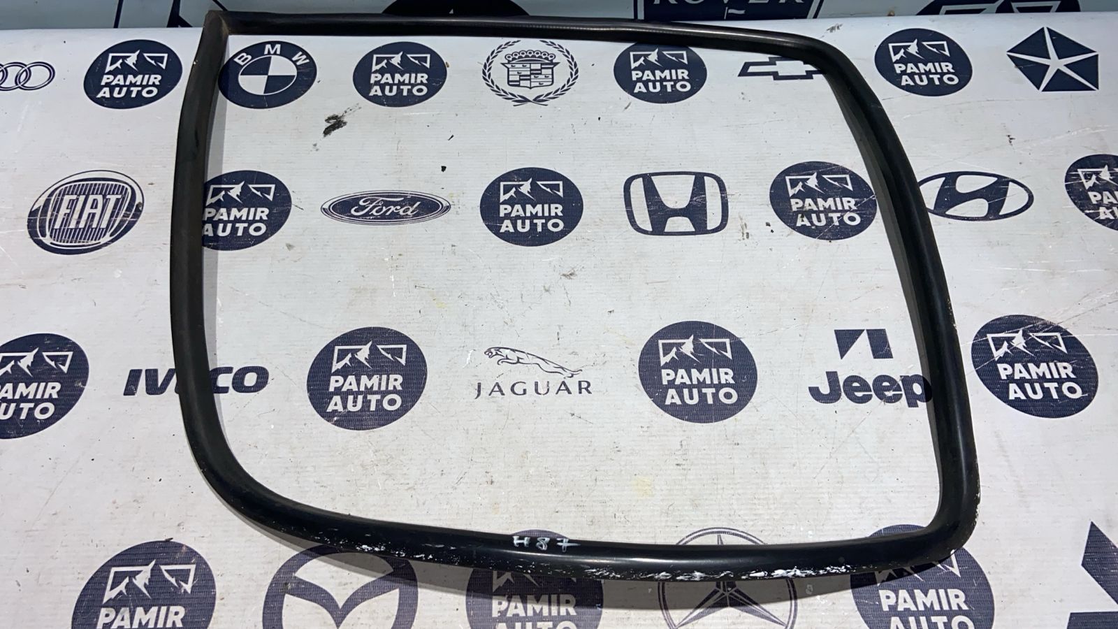 Уплотнитель двери передний левый Mercedes Sprinter/W901-W909 1995-н.в.