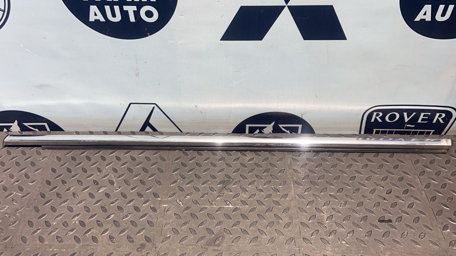 Уплотнитель двери передний левый Opel Vectra/C 2002-2008