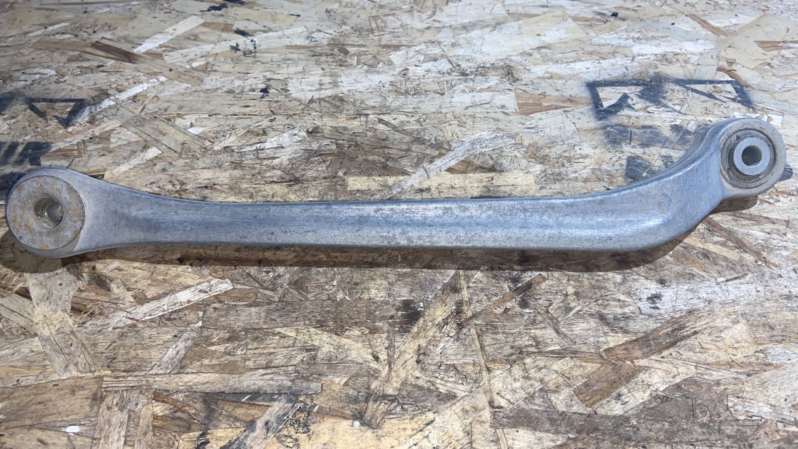 Рычаг задний левый Mercedes E/W211 2002-2009