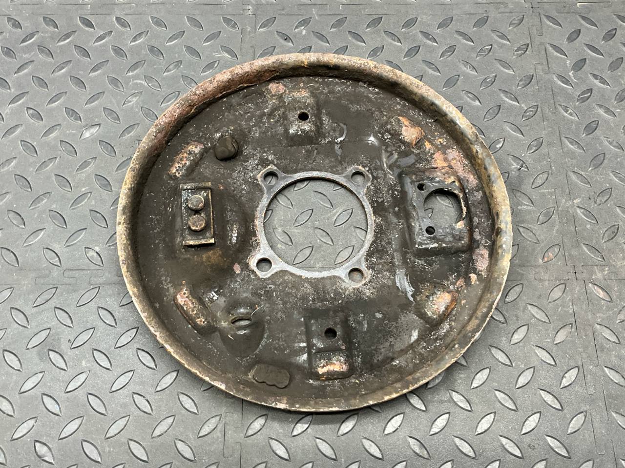 Щит тормозной (Пыльник) задний Ford Focus/2 2004-2011