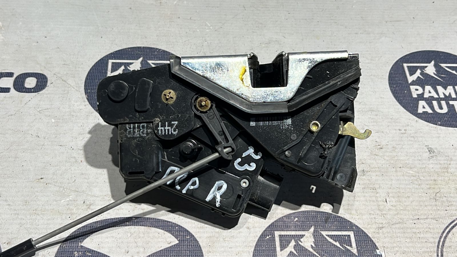 Замок двери передний правый BMW 3/E46 1998-2007