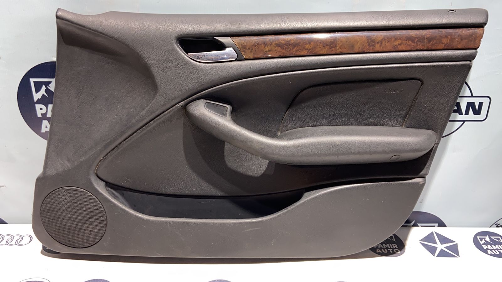 Обшивка двери передняя правая BMW 3/E46 1998-2007