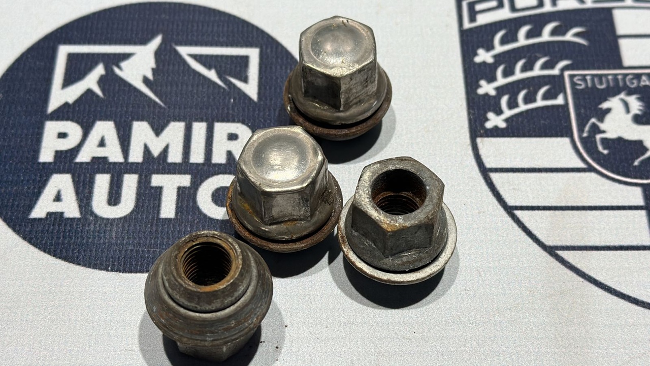 Гайка колесная Ford C-Max 2003-2010