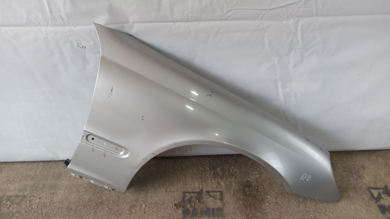 Крыло переднее правое Mercedes C/W203 2000-2008