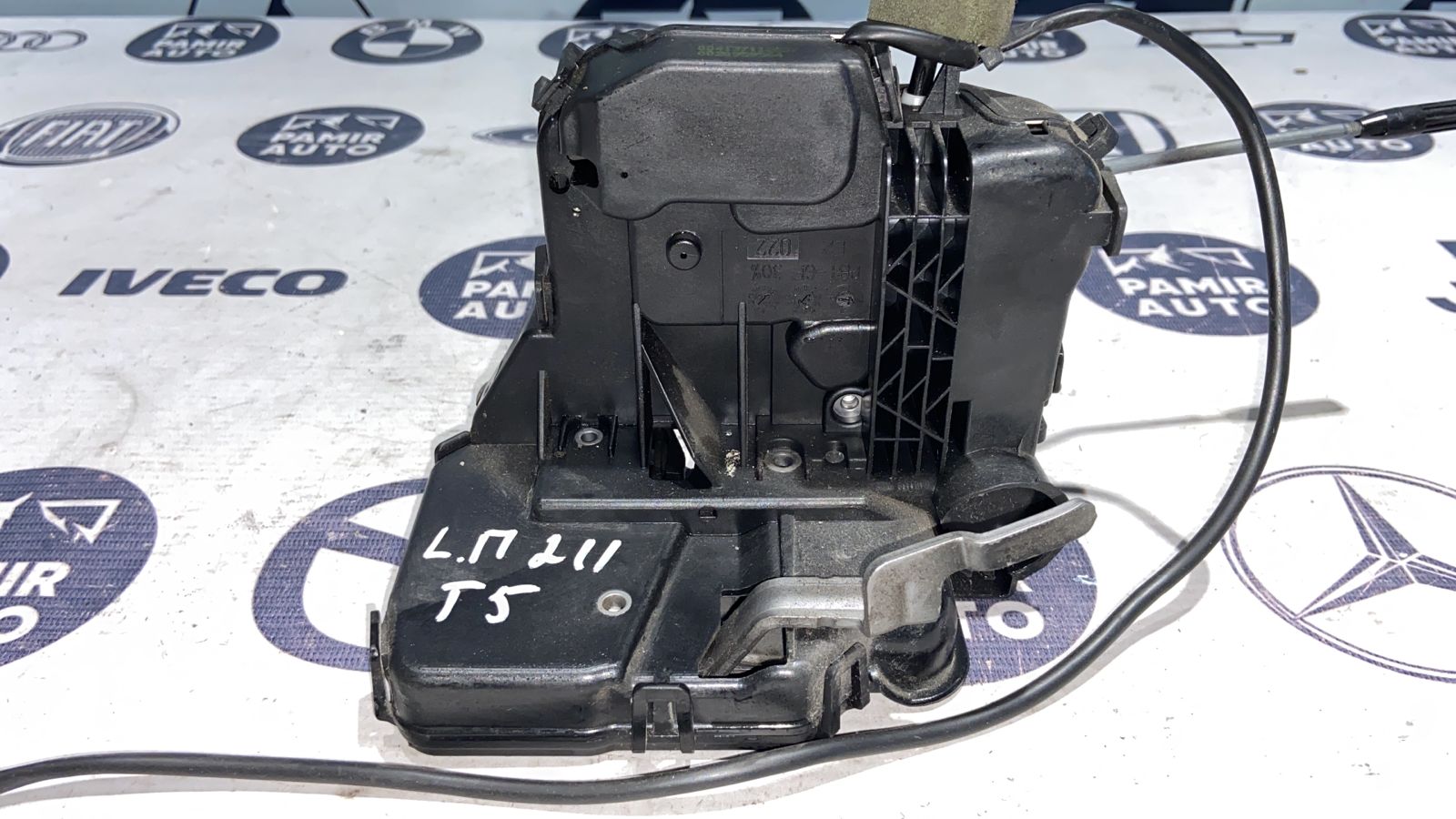 Замок двери передний левый Mercedes E/W211 2002-2009