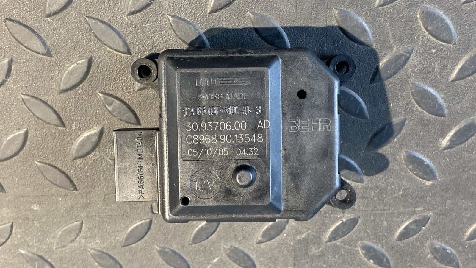 Моторчик заслонки отопителя Opel Zafira/B 2005-2014