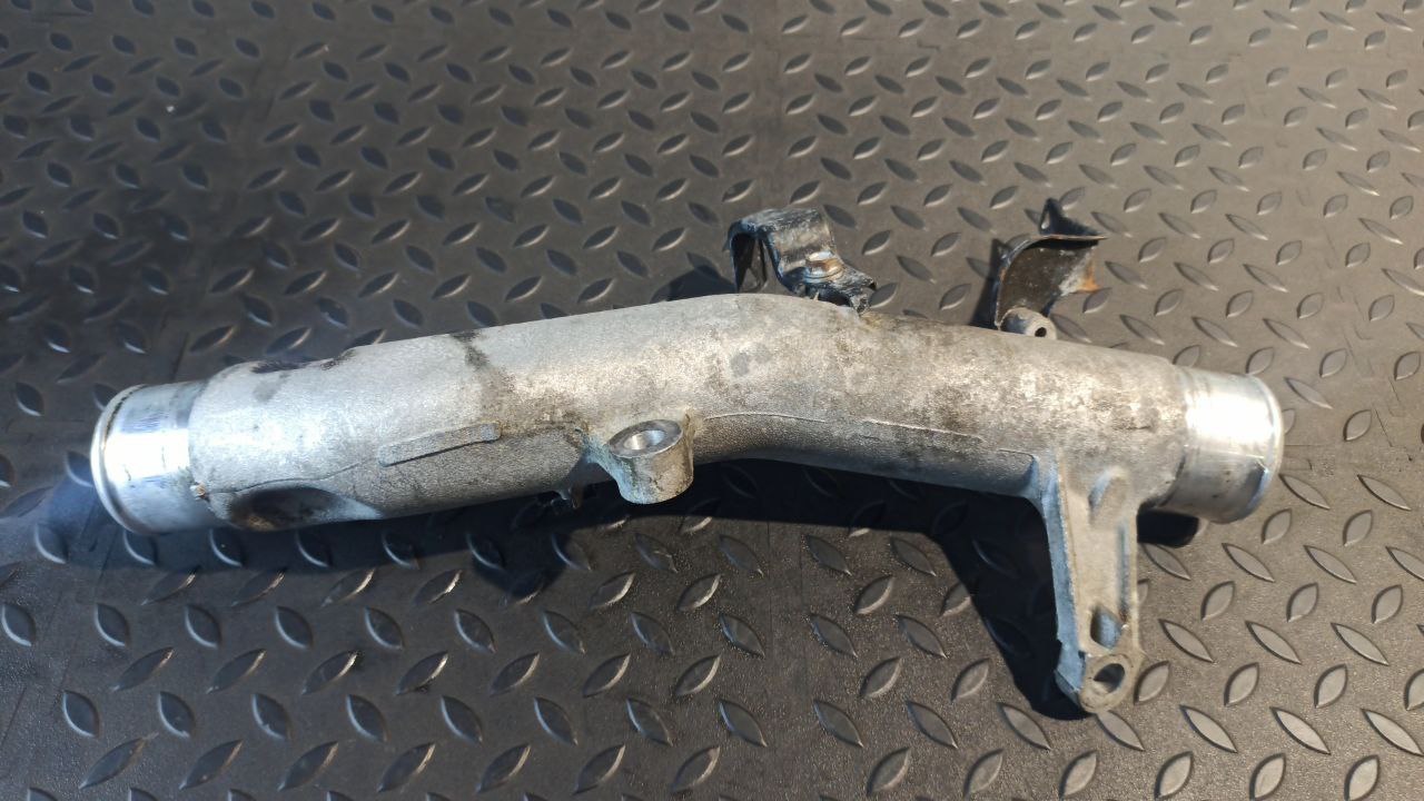 Патрубок интеркулера Toyota Avensis/2 2003-2009