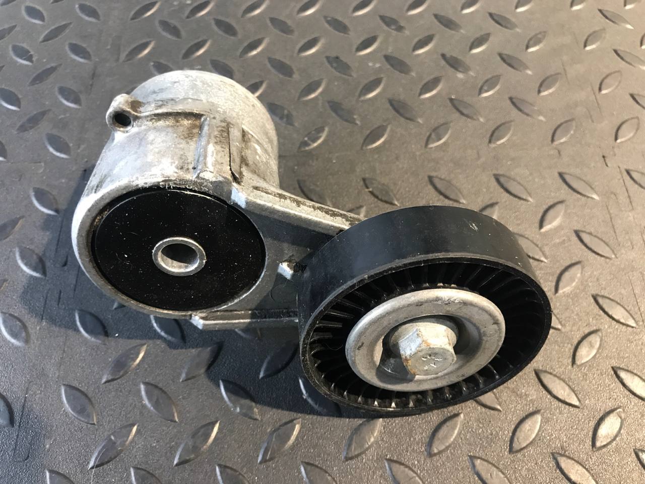 Натяжитель ремня Opel Vectra/C 2002-2008