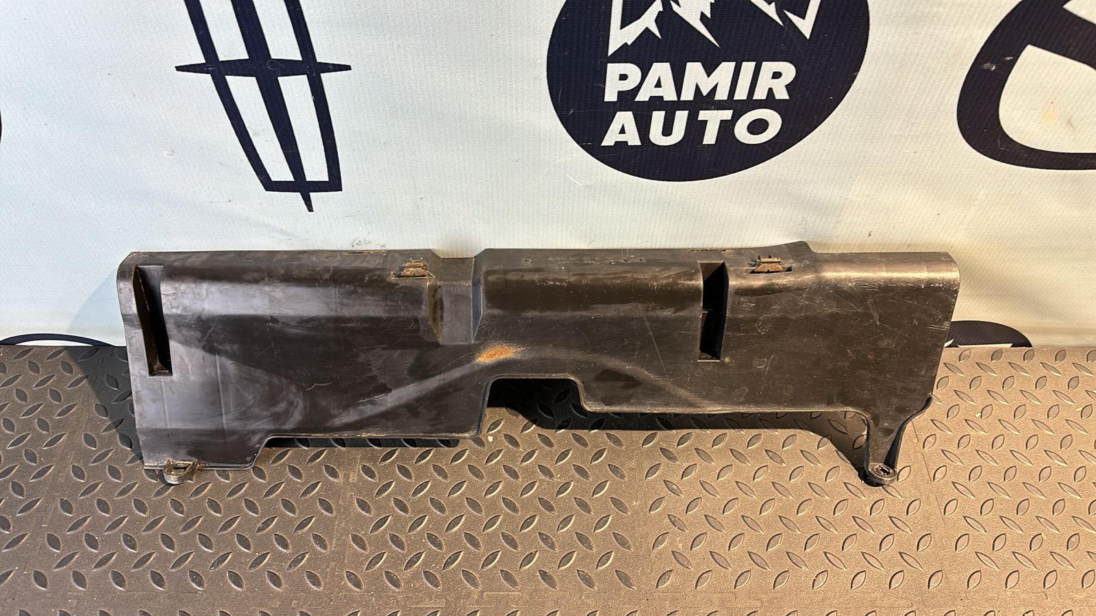 Канал для кабеля Mercedes E/W211 2002-2009