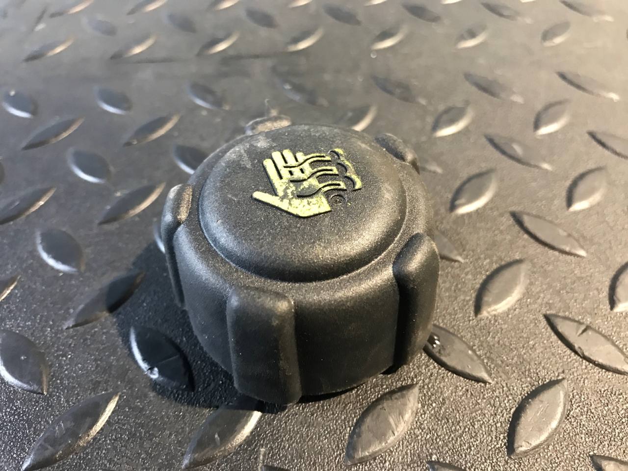 Крышка расширительного бачка Renault Megane/2 2002-2009