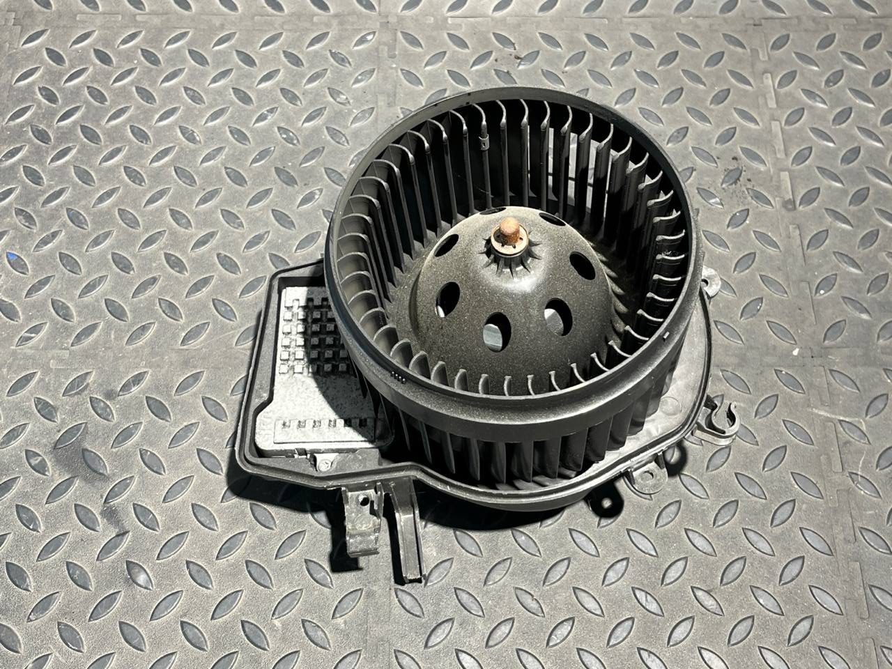 Моторчик отопителя Mercedes C/W203 2000-2008