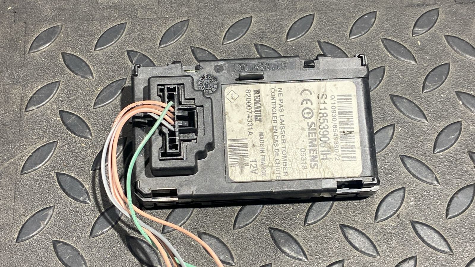 Замок зажигания Renault Megane/2 2002-2009