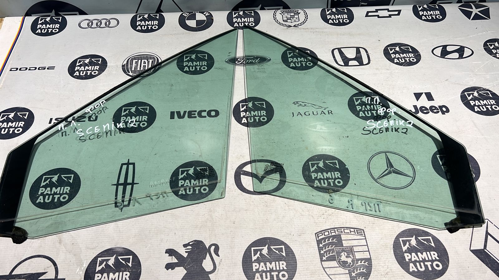 Форточка двери передняя Renault Scenic/2 2003-2009