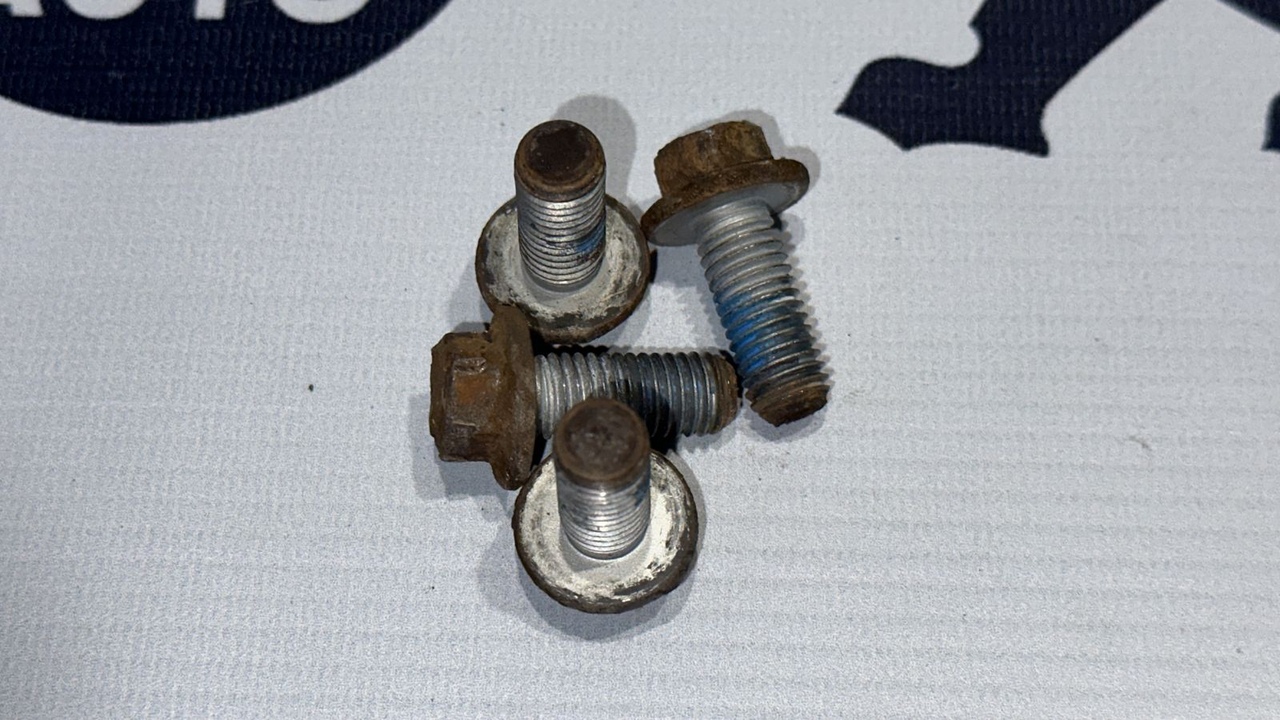 Болт подвески задний Ford C-Max 2003-2010