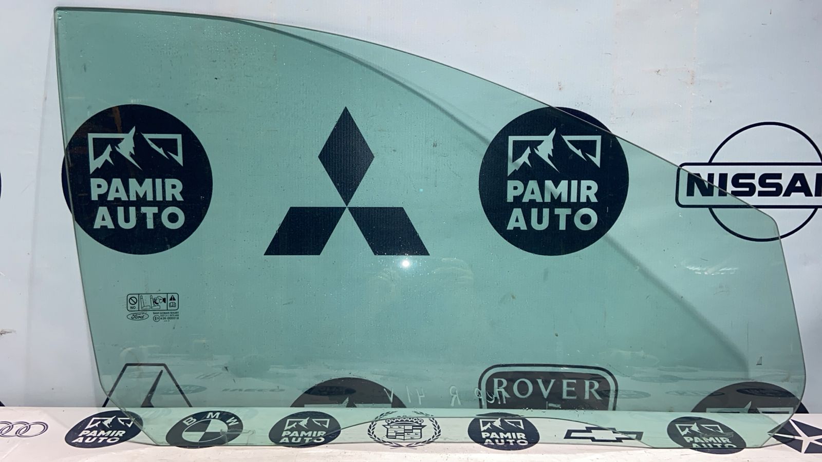 Стекло двери переднее правое Ford Focus/2 2004-2011