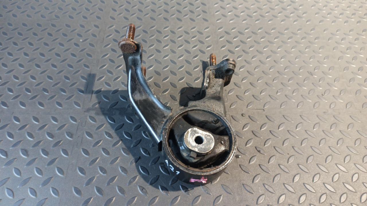 Опора двигателя Toyota Avensis/2 2003-2009