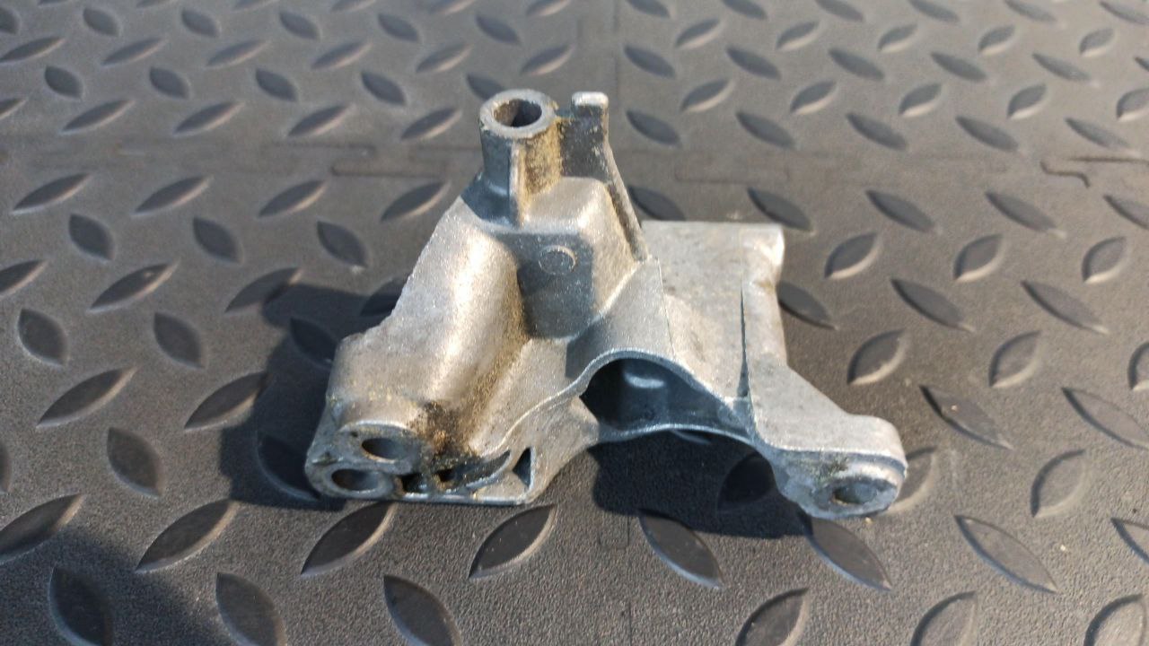 Кронштейн КПП Ford Focus/2 2004-2011