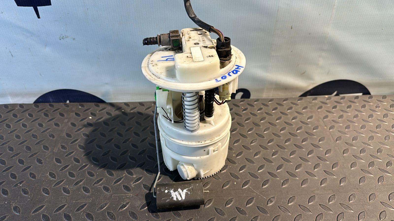 Насос топливный Renault Logan 2004-2015