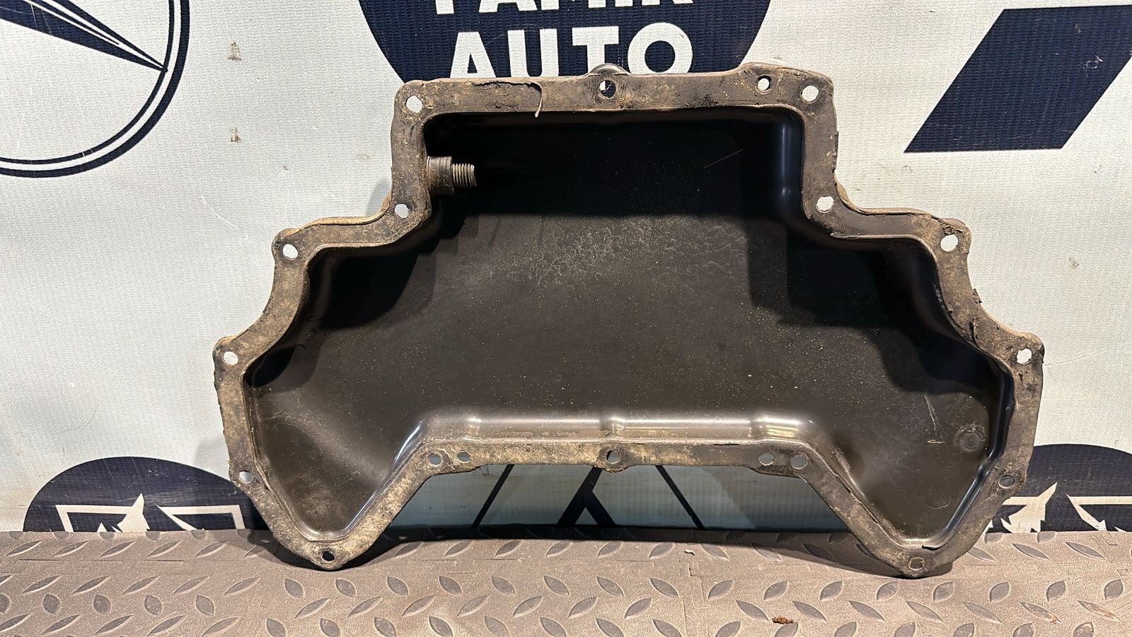 Поддон двигателя Mercedes E/W211 2002-2009