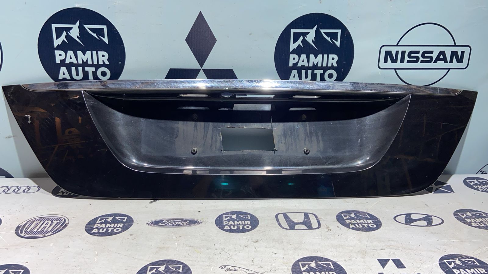 Накладка крышки багажника Mercedes E/W211 2002-2009