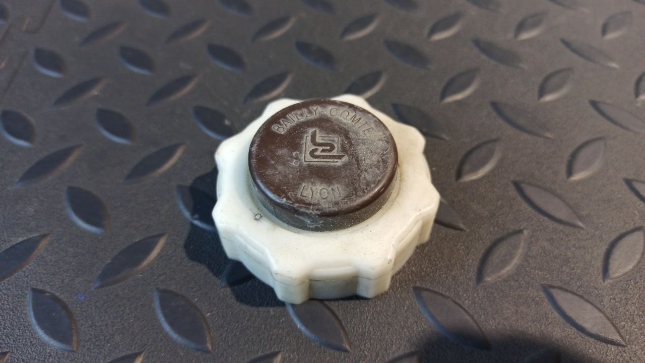 Крышка расширительного бачка Opel Movano/A 2003-2010