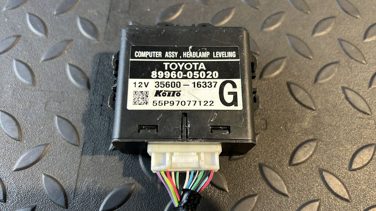 Блок управления светом Toyota Avensis/2 2003-2009