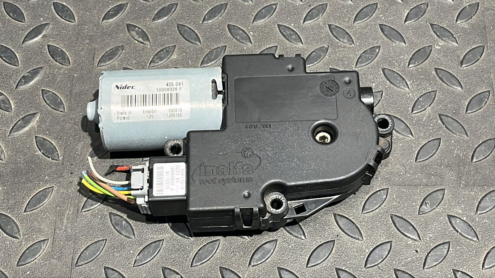 Моторчик люка Mercedes C/W204 2006-2015