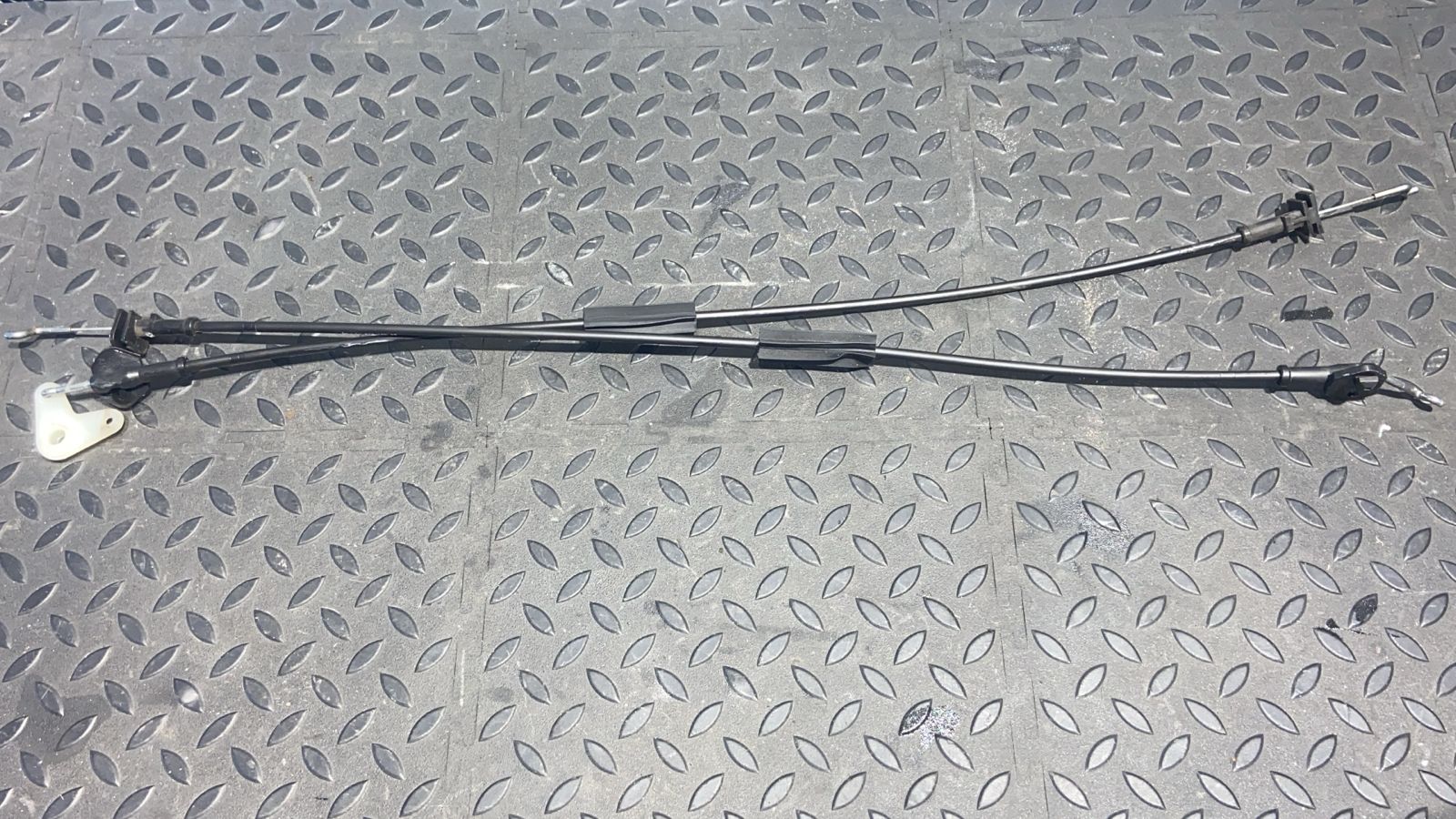 Трос замка двери задний Opel Vectra/C 2002-2008