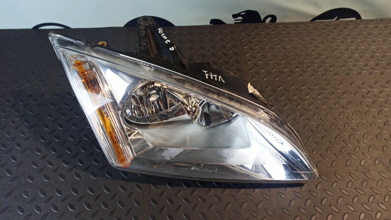 Фара правая Ford Focus/2 2004-2011