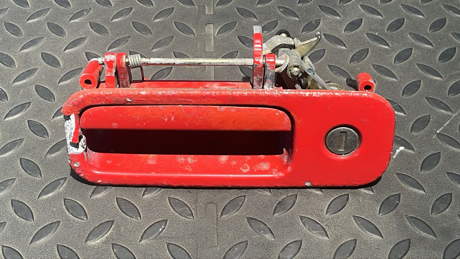 Ручка двери багажника Volkswagen Golf/4 1997-2006