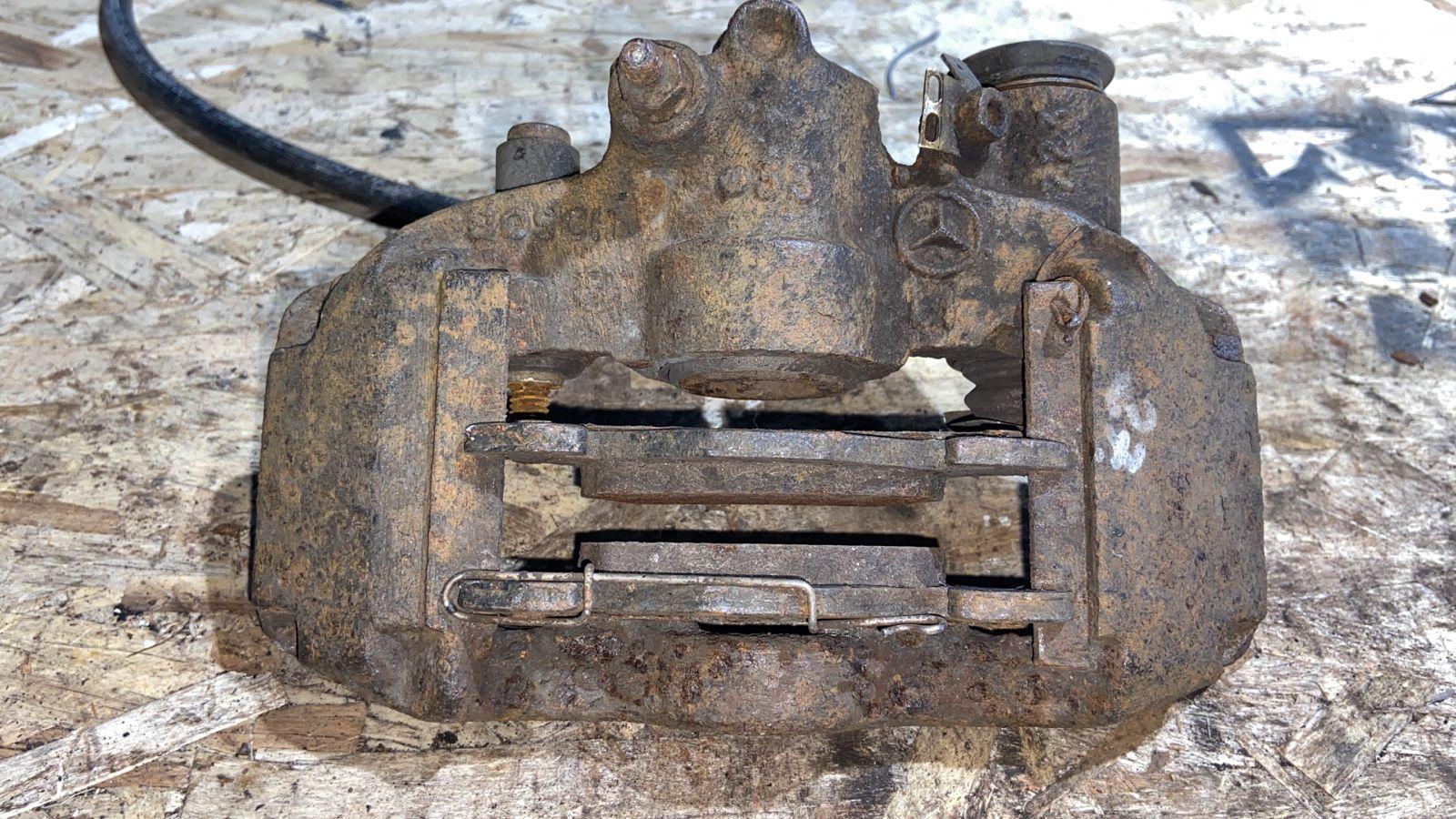 Суппорт задний левый Mercedes Vito/W638 1996-2003