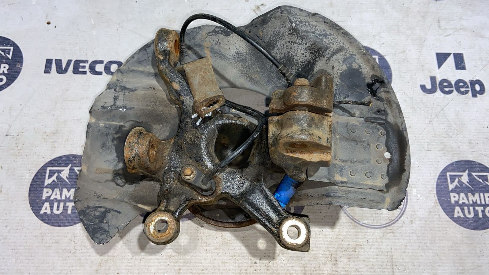 Кулак поворотный передний правый BMW 3/E46 1998-2007