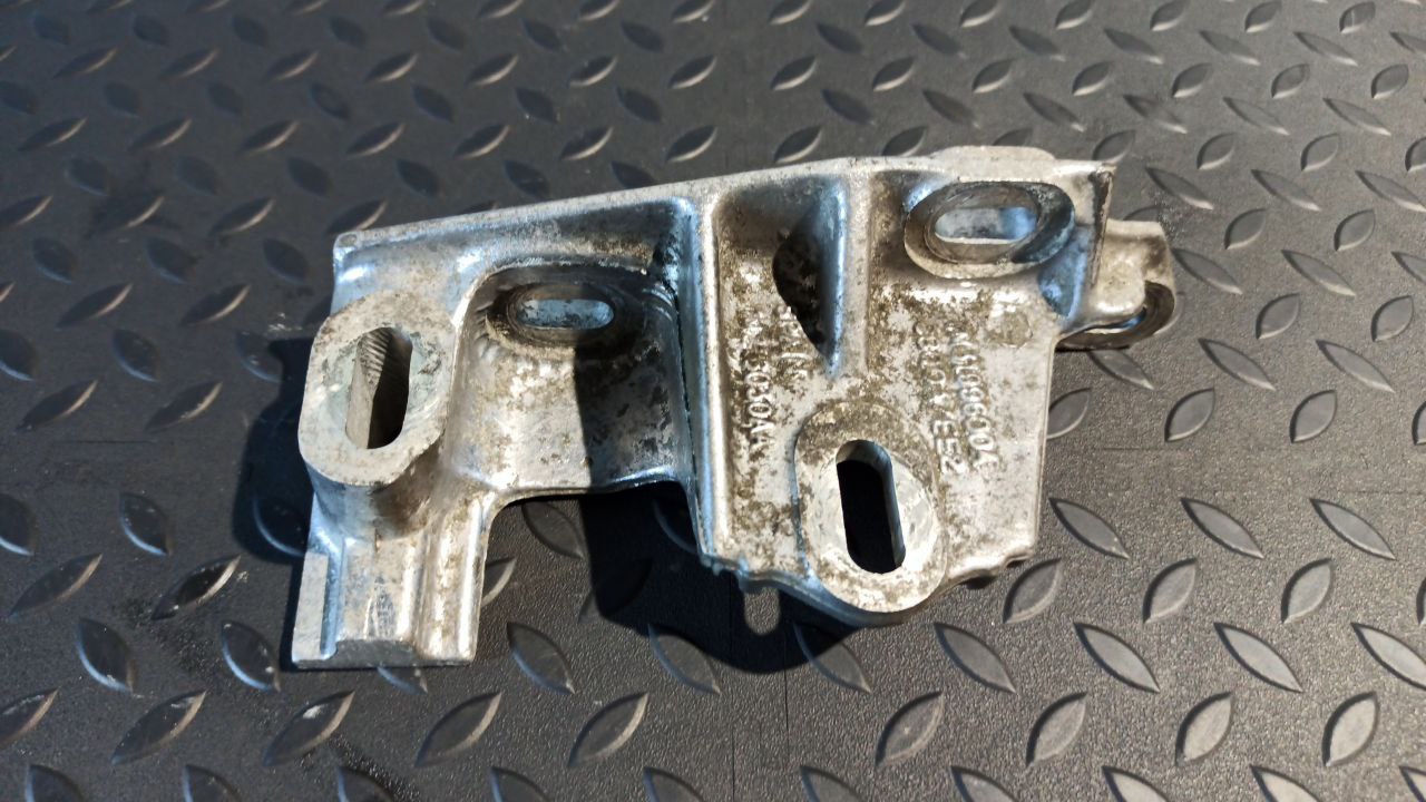 Кронштейн двигателя Ford Galaxy 1995-2006