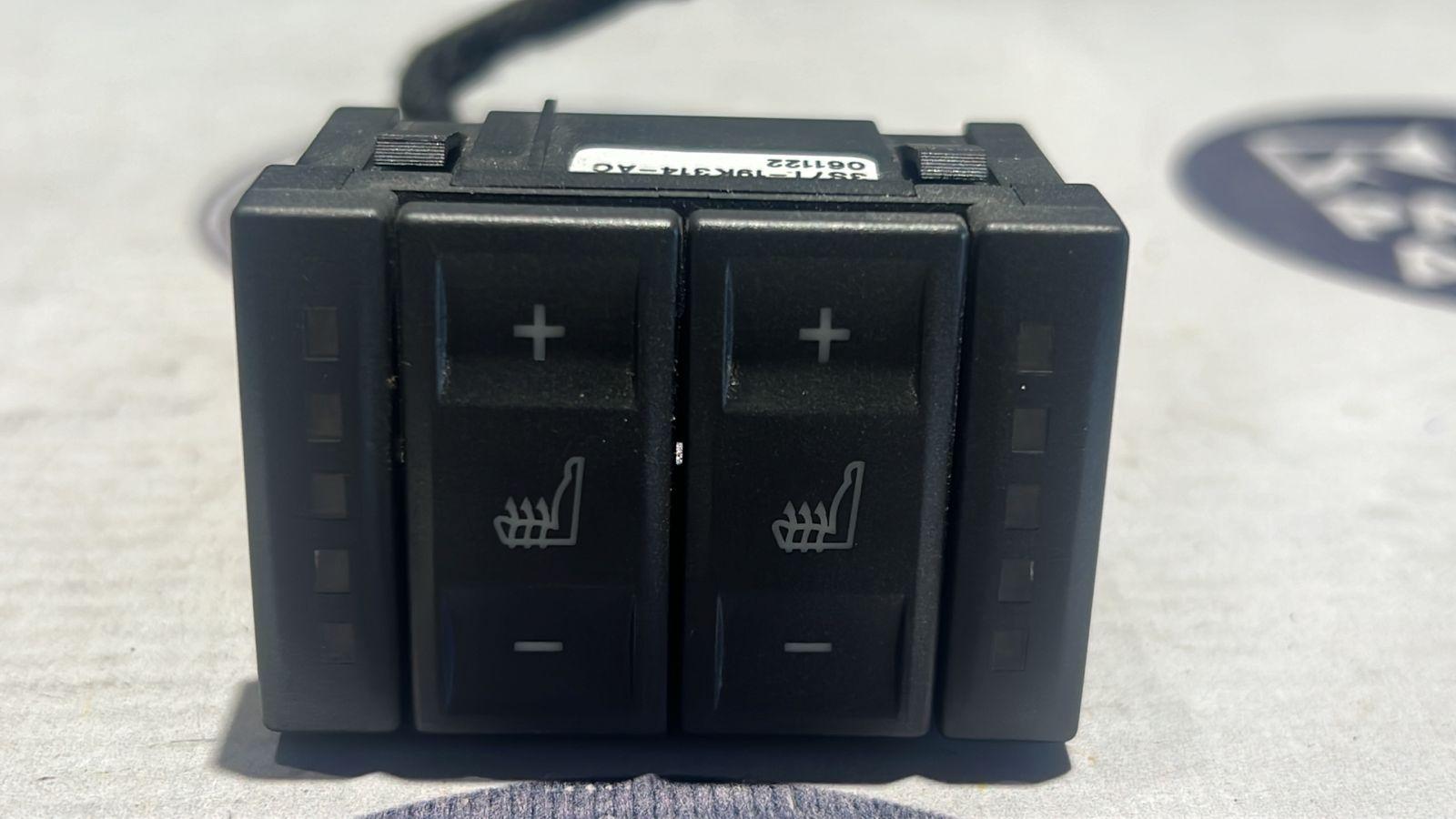 Кнопка обогрева сидений Ford Mondeo/3 2000-2007