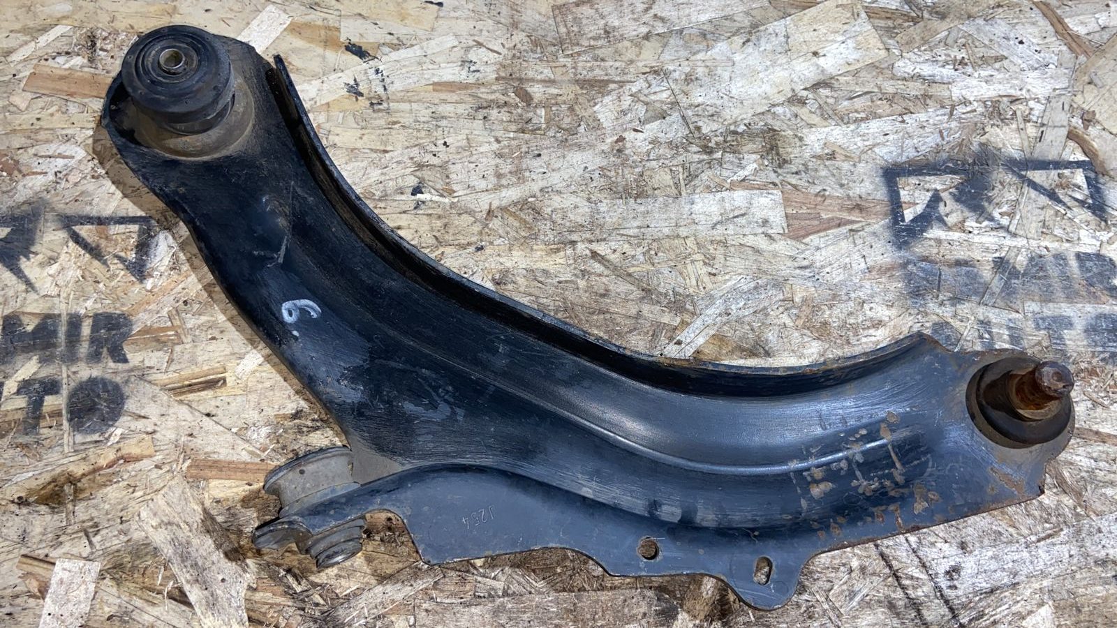 Рычаг передний левый Renault Scenic/2 2003-2009