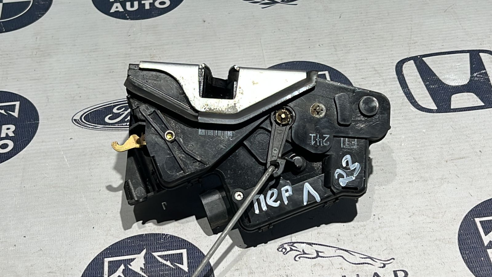 Замок двери передний левый BMW 3/E46 1998-2007